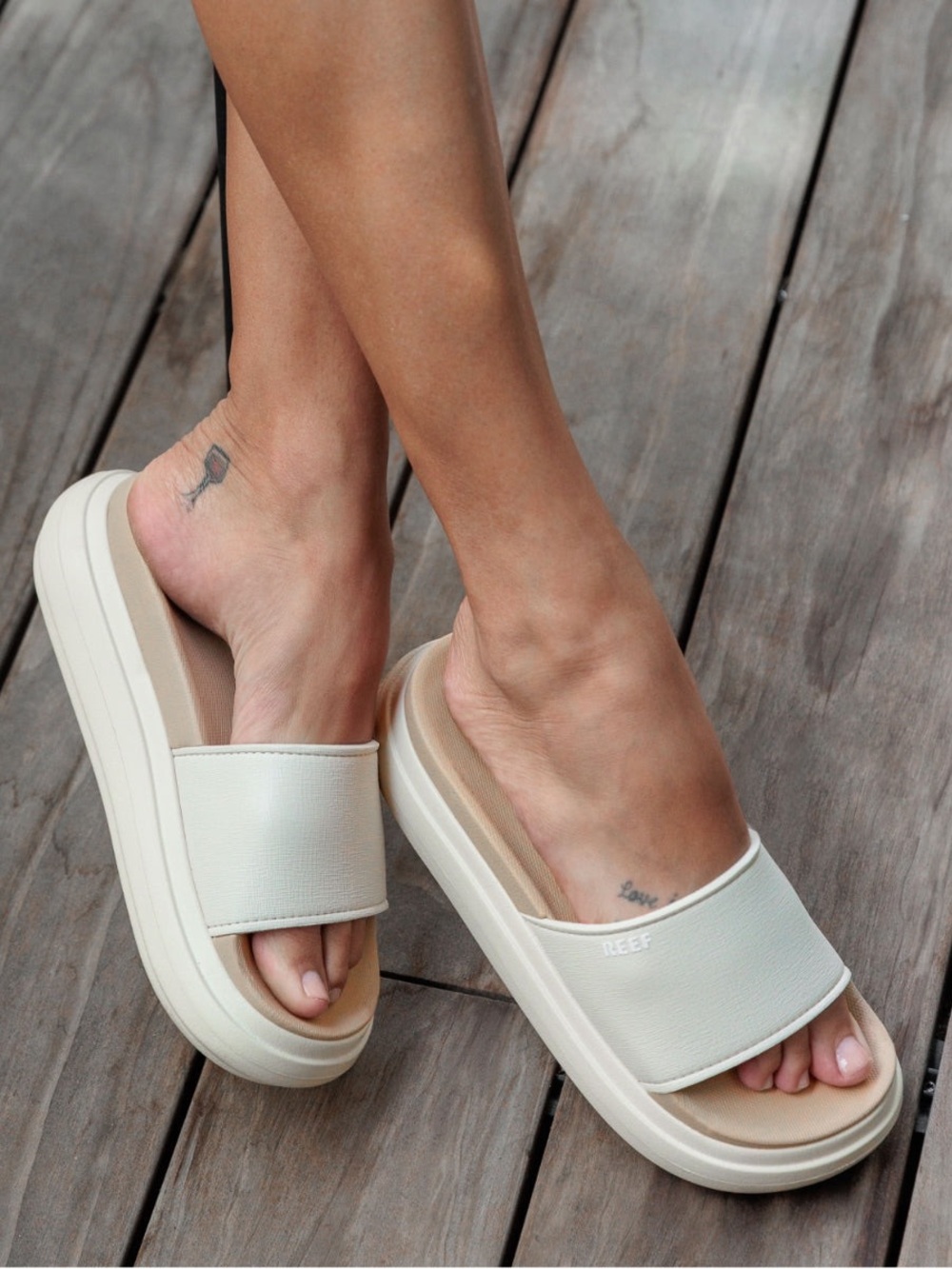 Reef Cushion Bondi Bay tan beach slides women’s size 9